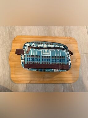 Pendleton Toiletry Bag in Teal and Brown